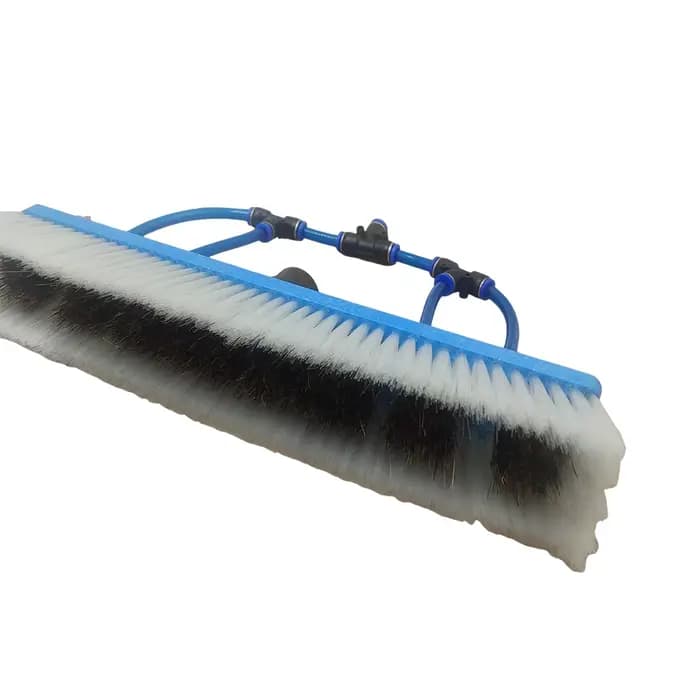 Brosse de nettoyage de panneaux solaires, alimentée par l'eau, poils de sanglier avec Jet de crayon 