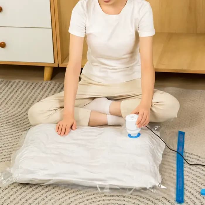 Pompe à vide électrique pour sacs de rangement