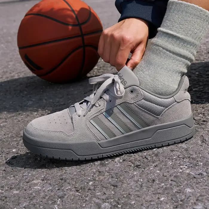 Adidas véritable entrée hommes et femmes basket-ball sport rétro résistant à l'usure chaussures de planche KI8456