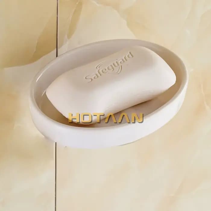 Accessoires de salle de bains en céramique