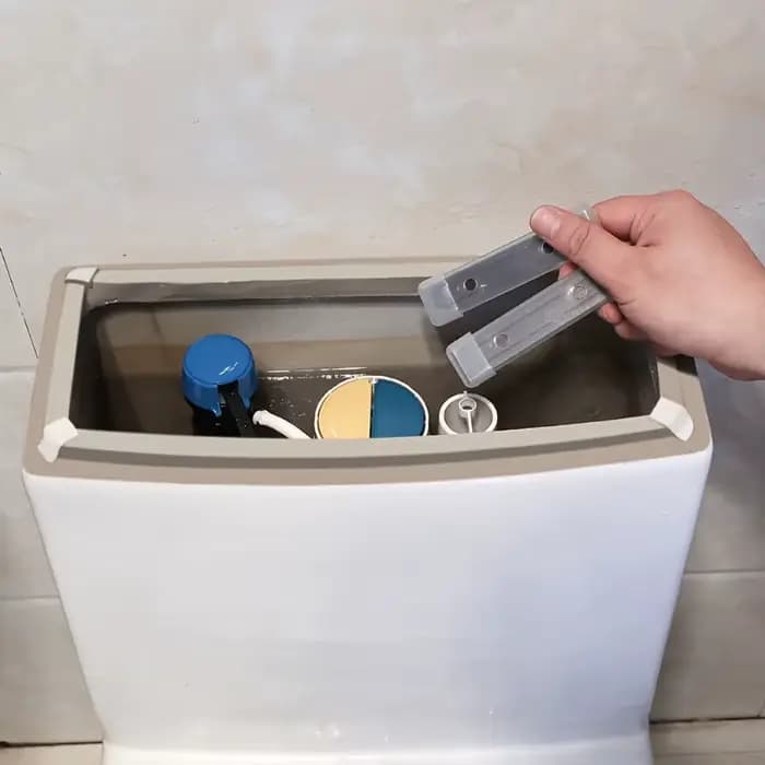 ​ ​ Nettoyeur de toilettes magnétique