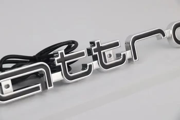 Lampe LED de logo de calandre avant Audi, éclairage de logo Quattro pour Quattro A3 A4 A5 A6 A6L A7 A8 Q3 Q5 Q7 S3 S4 S5 RS3 RS4 RS6, emblème