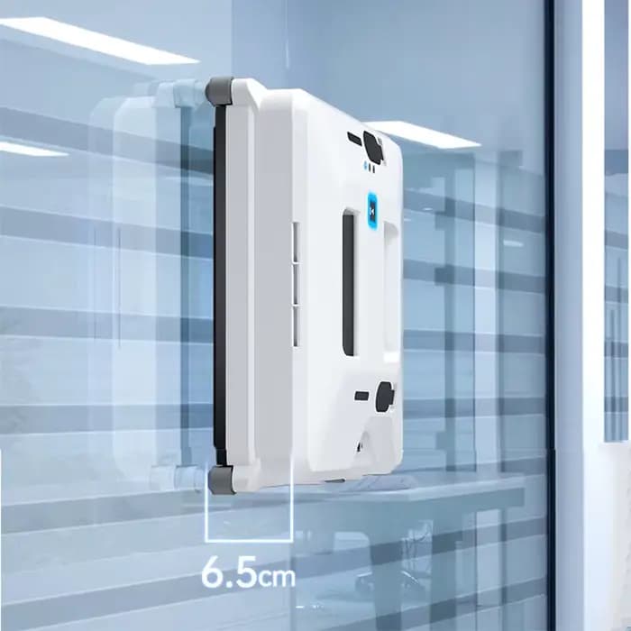 Robot nettoyeur de vitres avec pulvérisateur