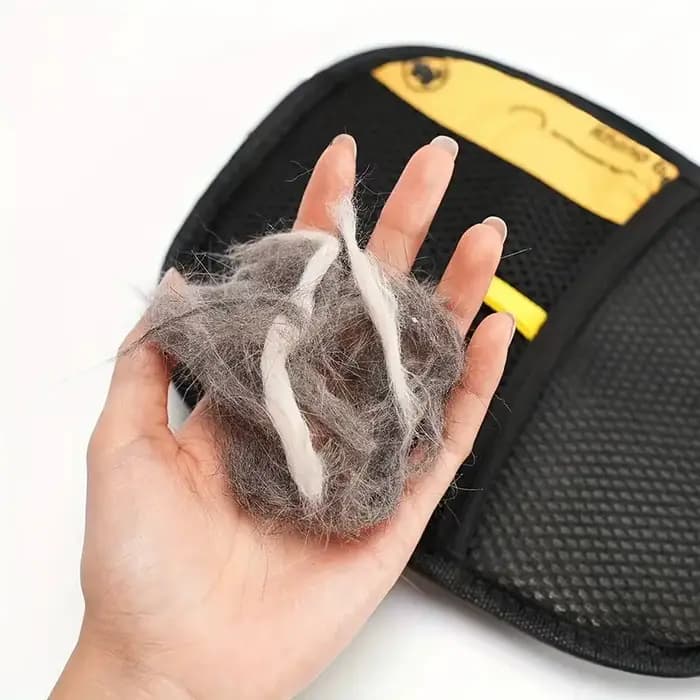 Paquet de 2 brosses anti-peluches réutilisables et gant électrique statique pour l'épilation des poils d'animaux sur meubles et vêtements.