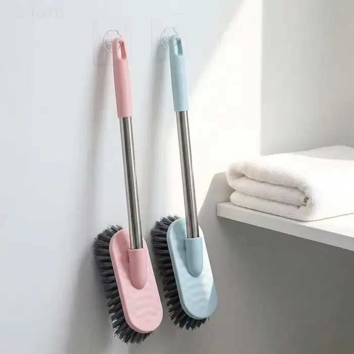Brosse à récurer les sols avec long manche
