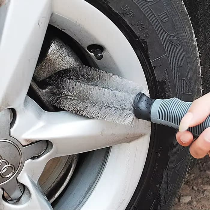 Brosse de nettoyage de roues de voiture