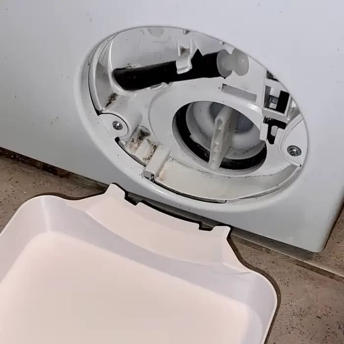 Bac de nettoyage du filtre de machine à laver : récupère l'eau résiduelle et les taches de peluches