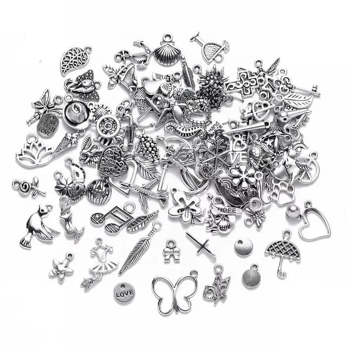 100 style aléatoire alliage petit pendentif bricolage petits accessoires accessoires Bracelet collie
