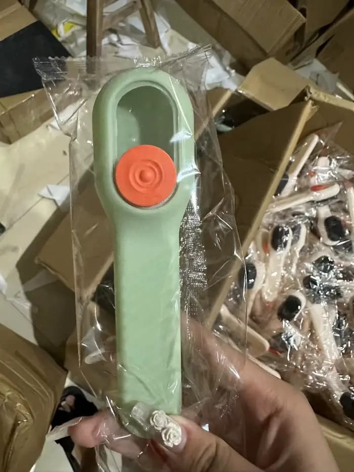 Brosse de nettoyage avec distributeur de savon, produits de nettoyage pour la maison, le linge, bros