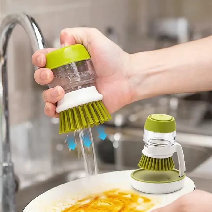 Brosse de nettoyage ménager multi-usages 2-en-1 avec distributeur de savon et manche