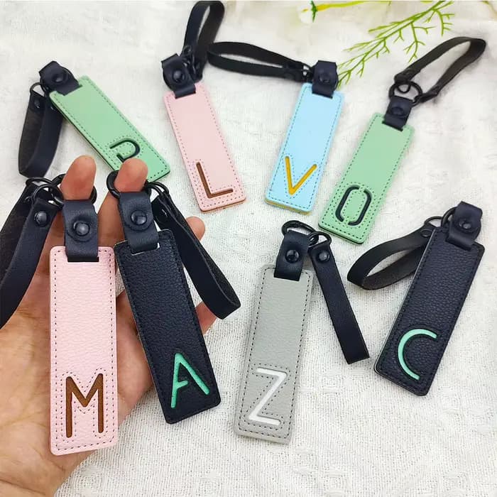 Mode 26 lettres porte-clés en cuir PU Alphabet lettre porte-clés voiture clé accessoires affaires porte-clés femmes sac pendentif décor