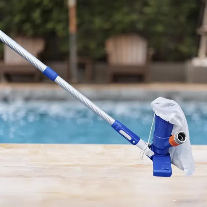 Aspirateur de piscine portable 40 pouces avec brosse pour le nettoyage des étangs et des spas