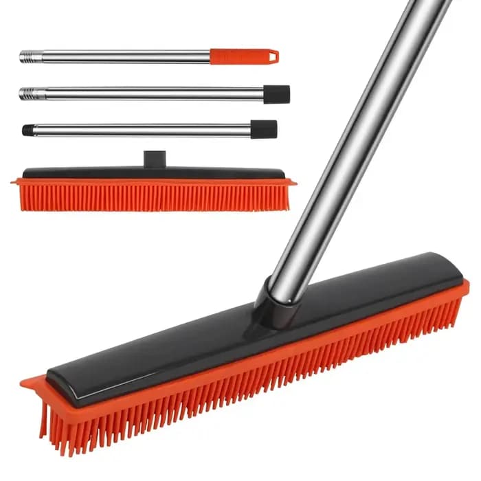Balai en caoutchouc pour tapis