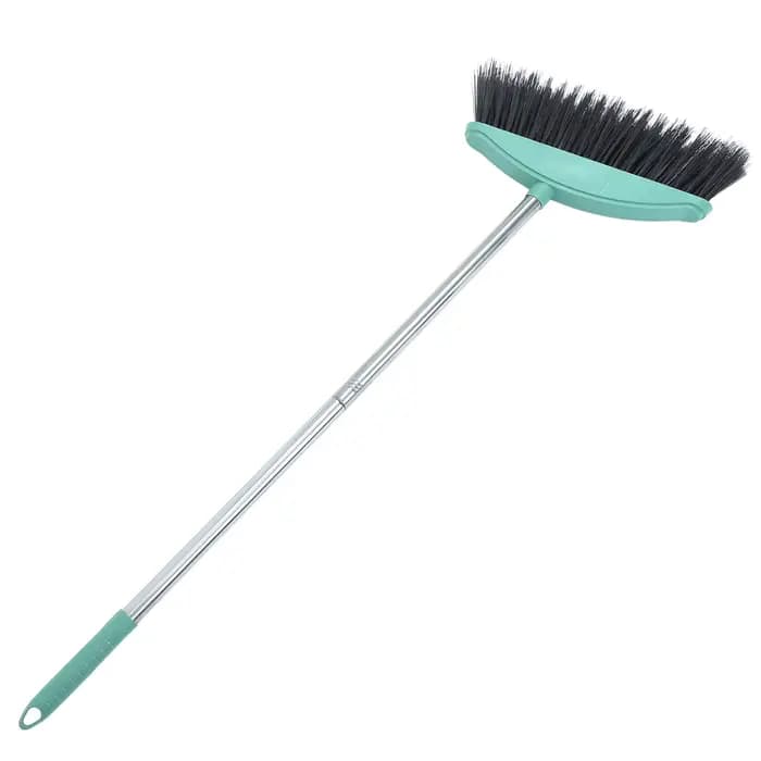 Balai professionnel robuste pour l'extérieur avec poils doux et manche long pour le nettoyage des patios, allées, bétons et jardins