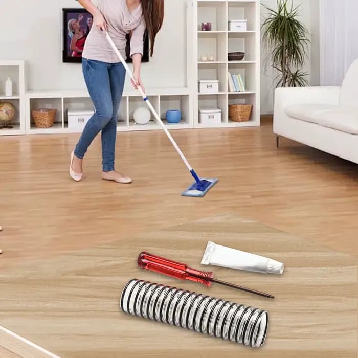 Tube flexible pour conduit inférieur d'aspirateur