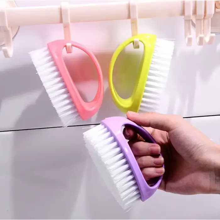 Brosse de nettoyage polyvalente colorée avec poignée ergonomique et poils anti-rayures – Idéal pour salle de bain