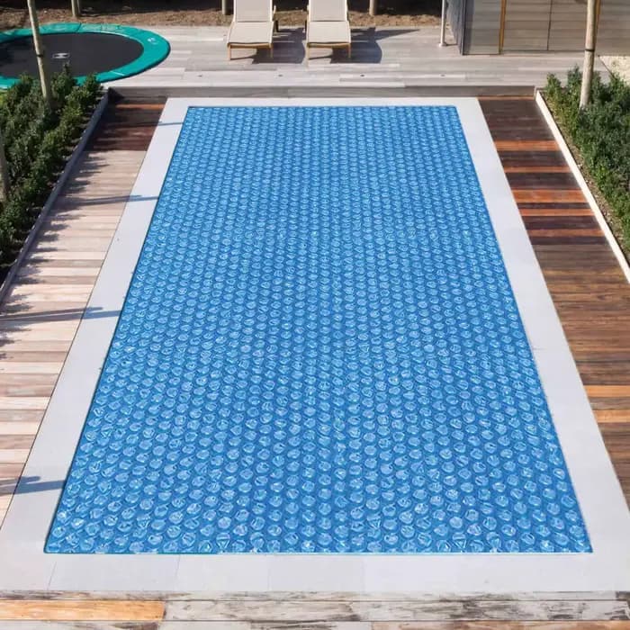 Couverture de protection pour piscine