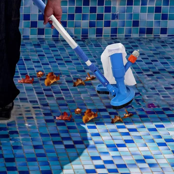 Aspirateur de piscine aste