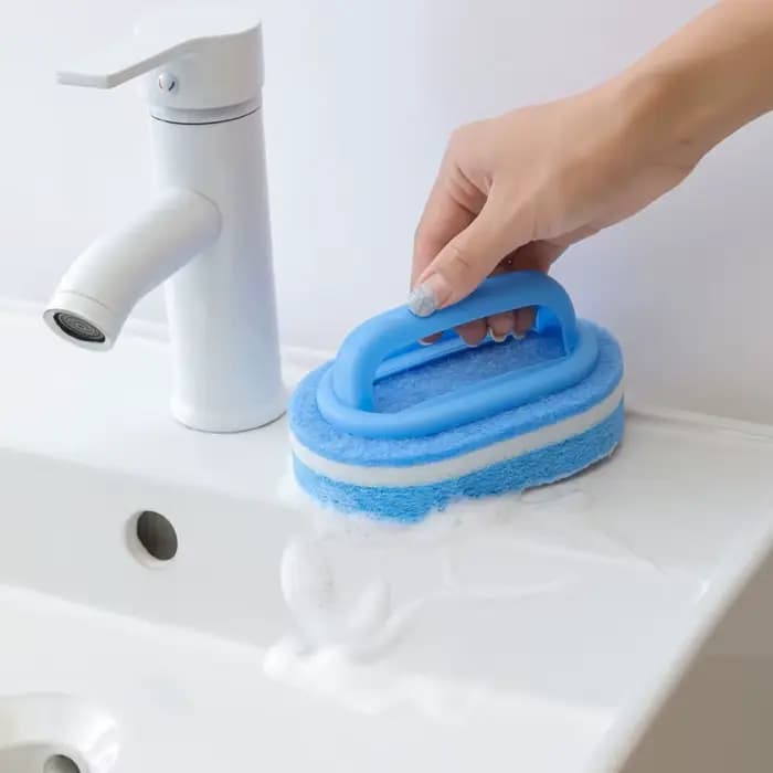 Brosse de nettoyage avec poignée