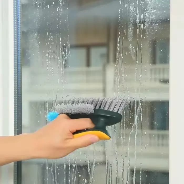 Brosse de nettoyage 4-en-1 en forme de V pour les interstices
