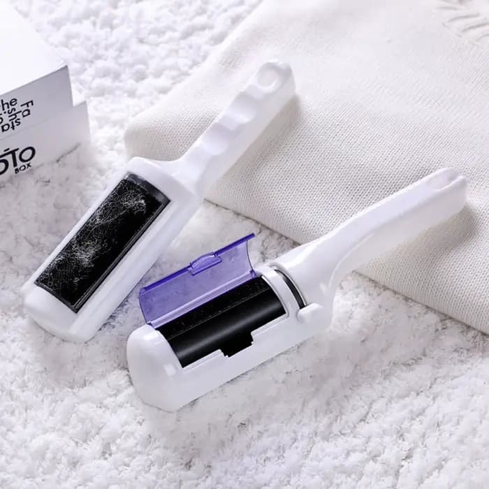 Brosse électrostatique pour balayeuse de sol et tapis