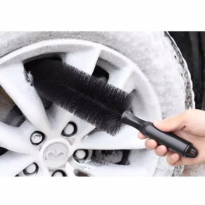 Brosse de nettoyage pour roues de voiture