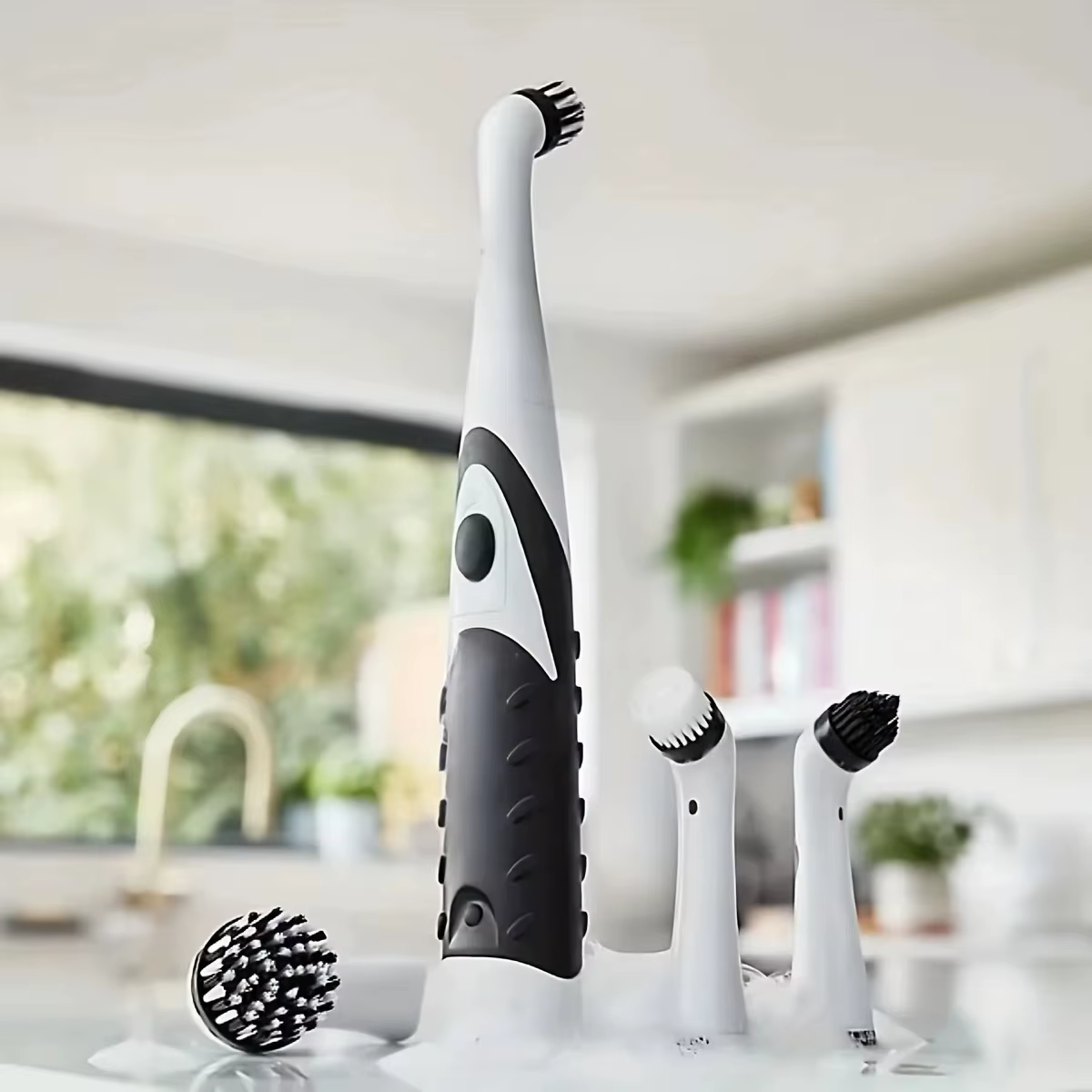 Outil de nettoyage de brosse penchée avec 4 brosses