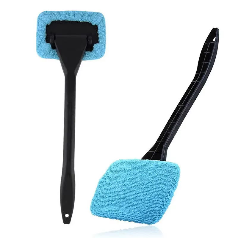 Outil de lavage de pare-brise avec manche long
