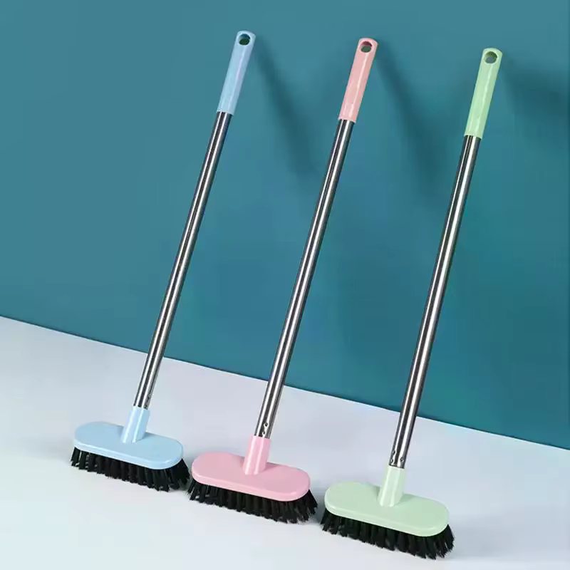 Brosse à récurer les sols avec long manche